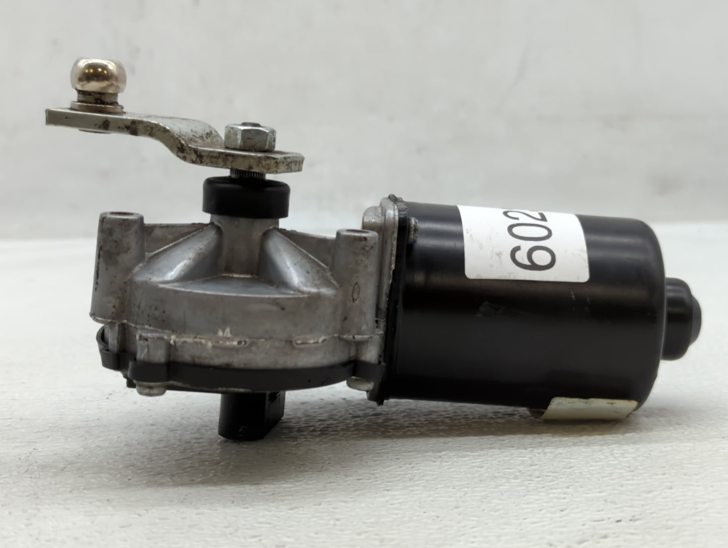 2014-2017 Chevrolet Ss Front Windshield Wiper Motor P/N:ZD16328-200 Fits Fits 2013 2014 2015 2016 2017 OEM Used Auto Parts -