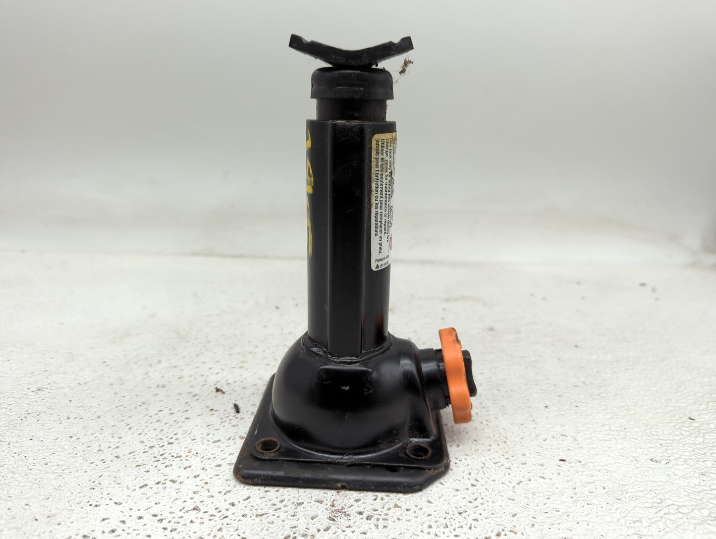 2014 Chevrolet Suburban 1500 Spare Scissor Car Jack 1415614 - Oemusedautoparts1.com