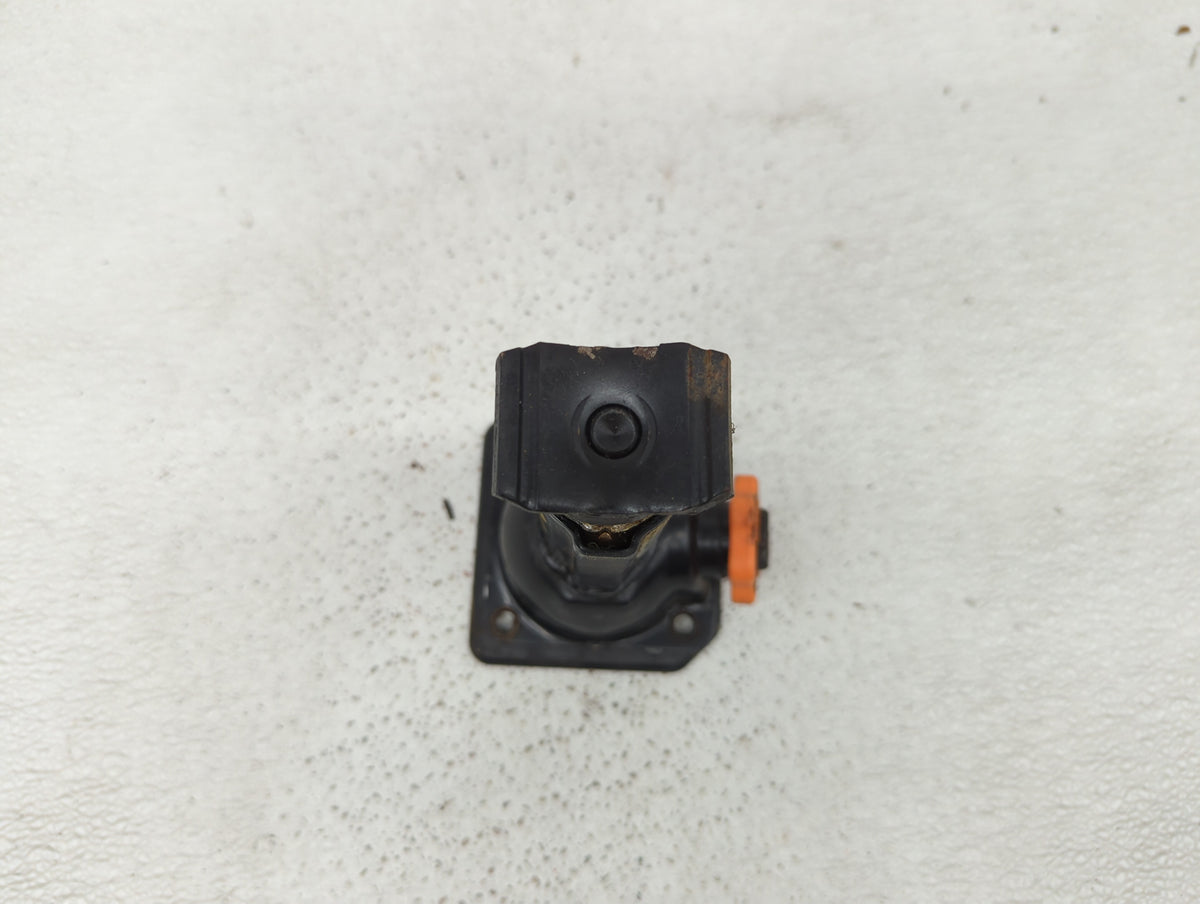 2014 Chevrolet Suburban 1500 Spare Scissor Car Jack 1415614 - Oemusedautoparts1.com