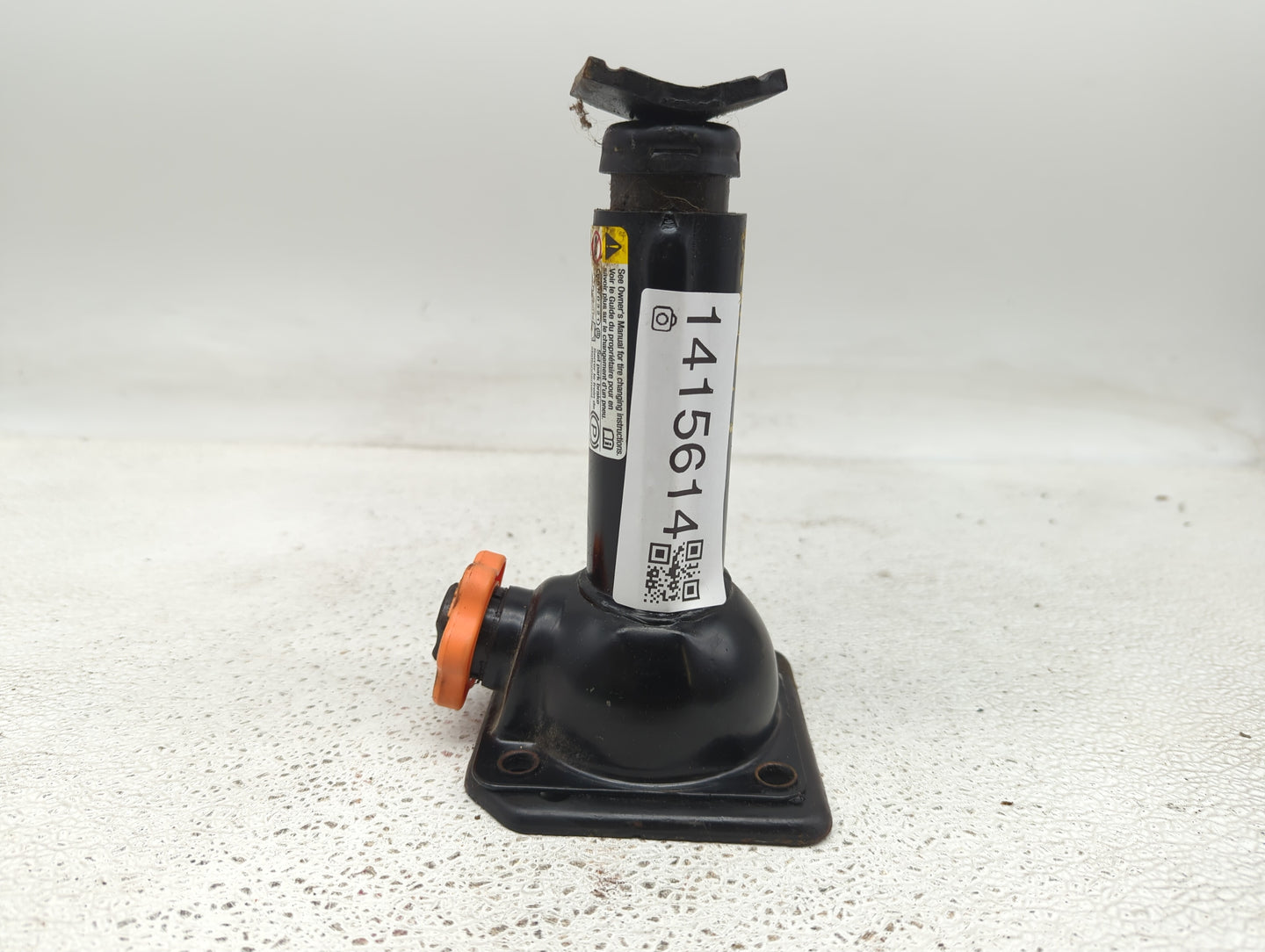 2014 Chevrolet Suburban 1500 Spare Scissor Car Jack 1415614 - Oemusedautoparts1.com
