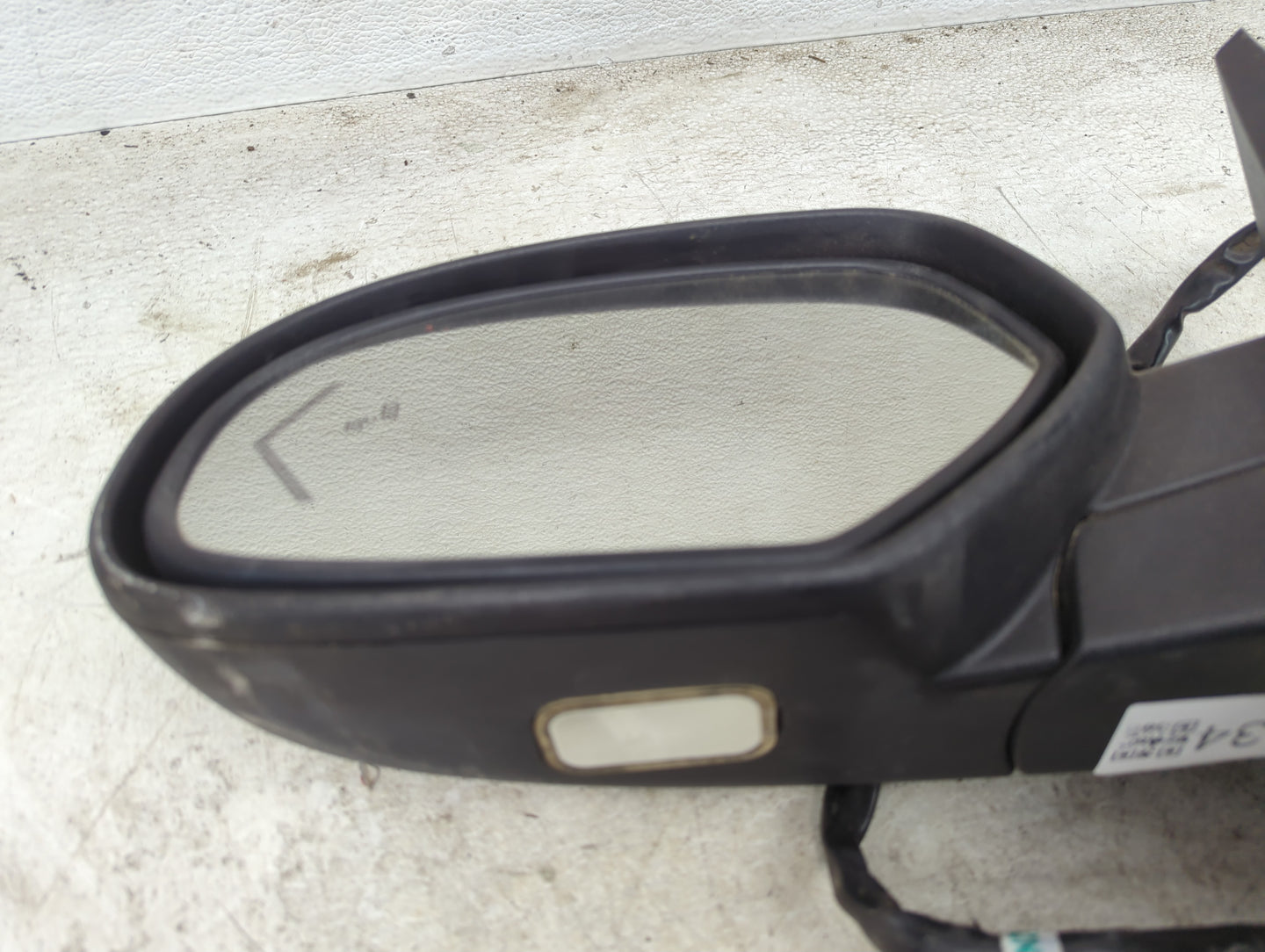 2009-2014 Chevrolet Suburban 1500 Driver Side View Mirror - Left Door Mirror OEM Used - Oemusedautoparts1.com
