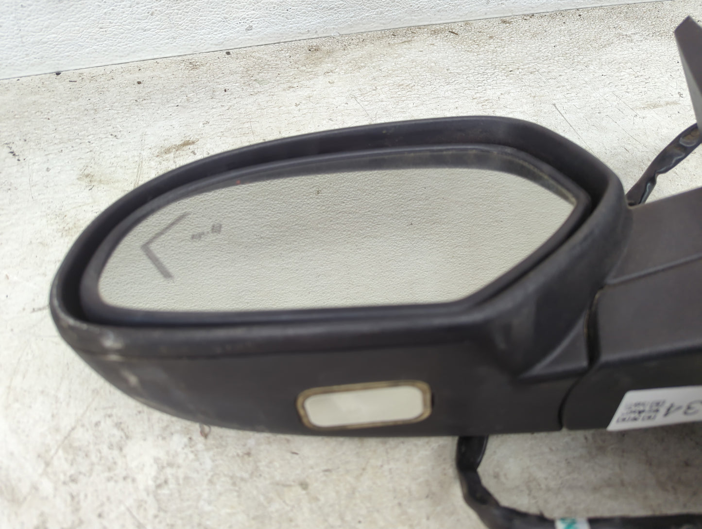 2009-2014 Chevrolet Suburban 1500 Driver Side View Mirror - Left Door Mirror OEM Used - Oemusedautoparts1.com