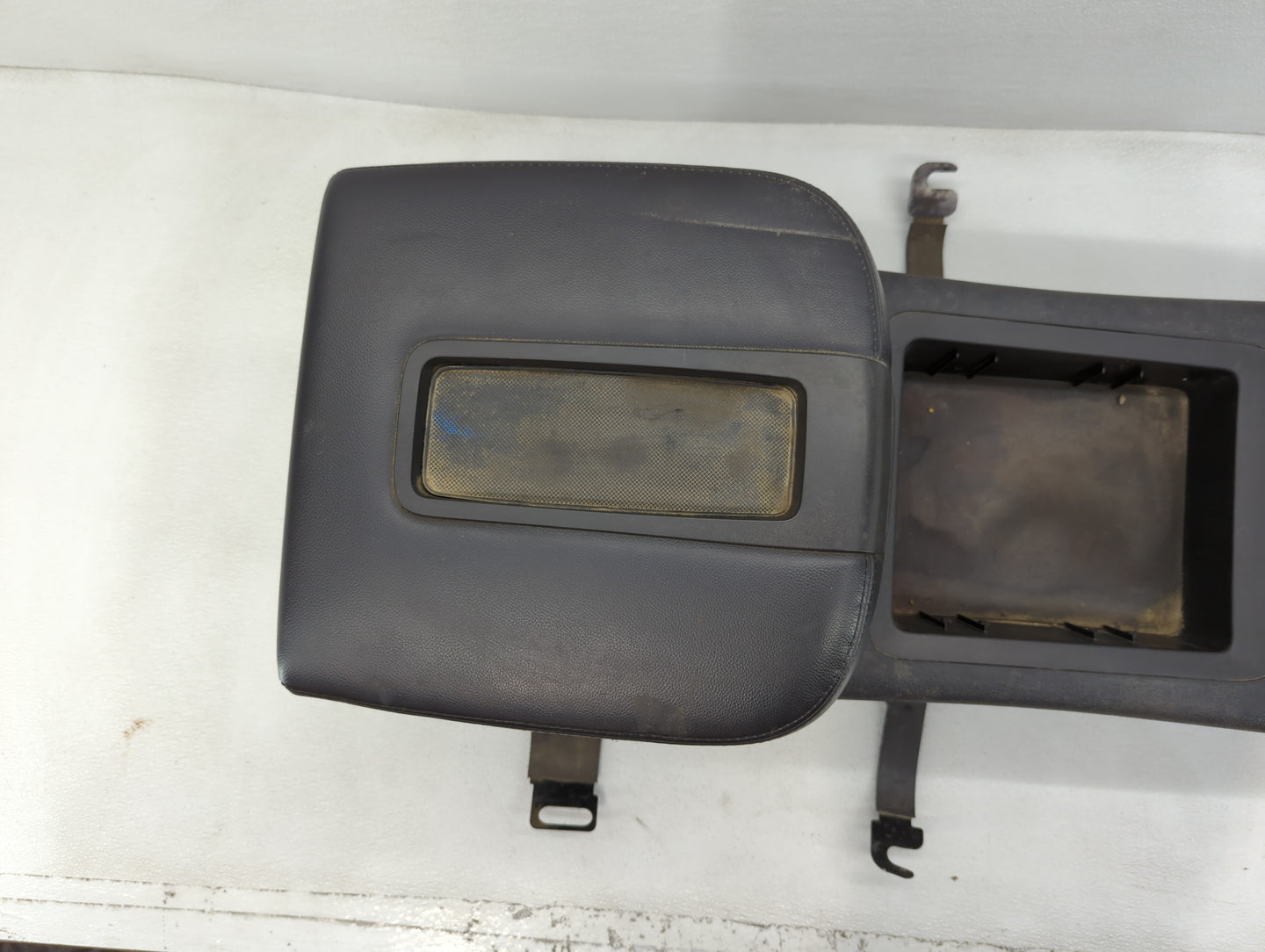 2009 Chevrolet Suburban 1500 Overhead Roof Console Interior Dome Light - Oemusedautoparts1.com