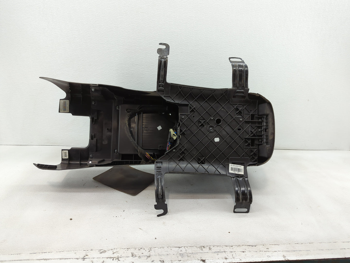 2009 Chevrolet Suburban 1500 Overhead Roof Console Interior Dome Light - Oemusedautoparts1.com