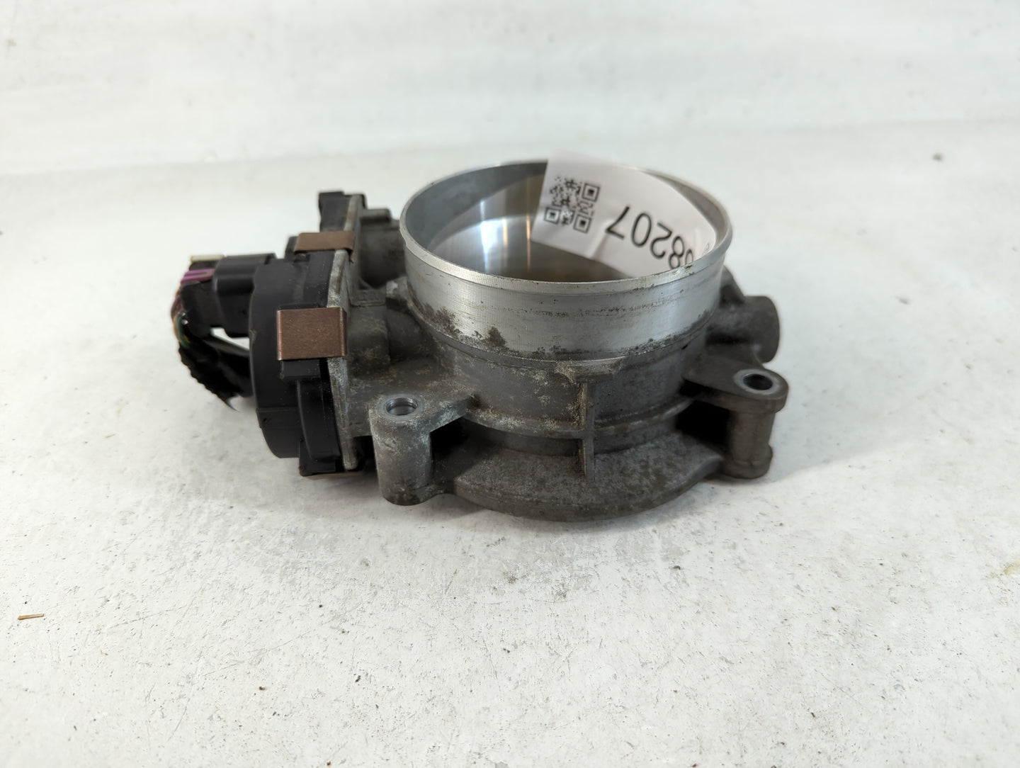 2009-2014 Chevrolet Suburban 1500 Throttle Body P/N:RME87 Fits Fits 2009 2010 2011 2012 2013 2014 2015 OEM Used Auto Parts -