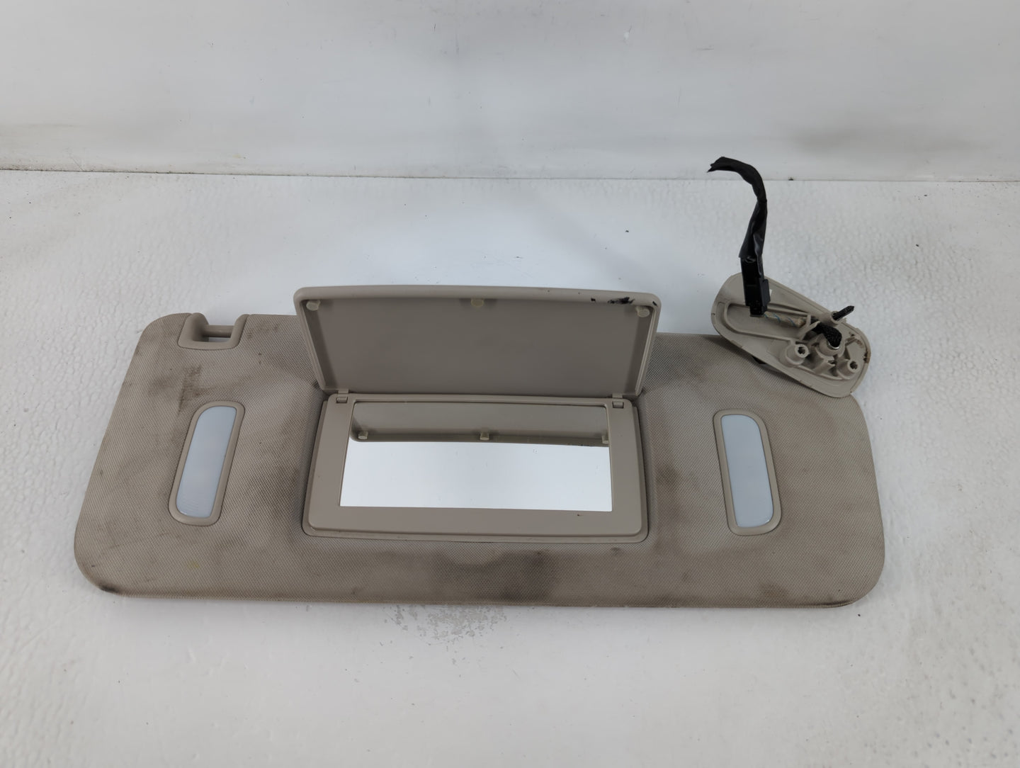 2007-2014 Chevrolet Suburban 1500 Sun Visor Shade Replacement Passenger Right Mirror Fits OEM Used Auto Parts - Oemusedautop