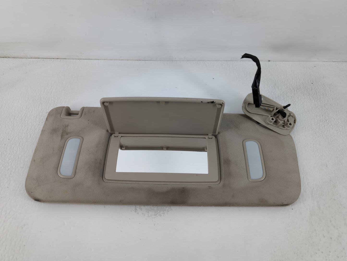 2007-2014 Chevrolet Suburban 1500 Sun Visor Shade Replacement Passenger Right Mirror Fits OEM Used Auto Parts - Oemusedautop