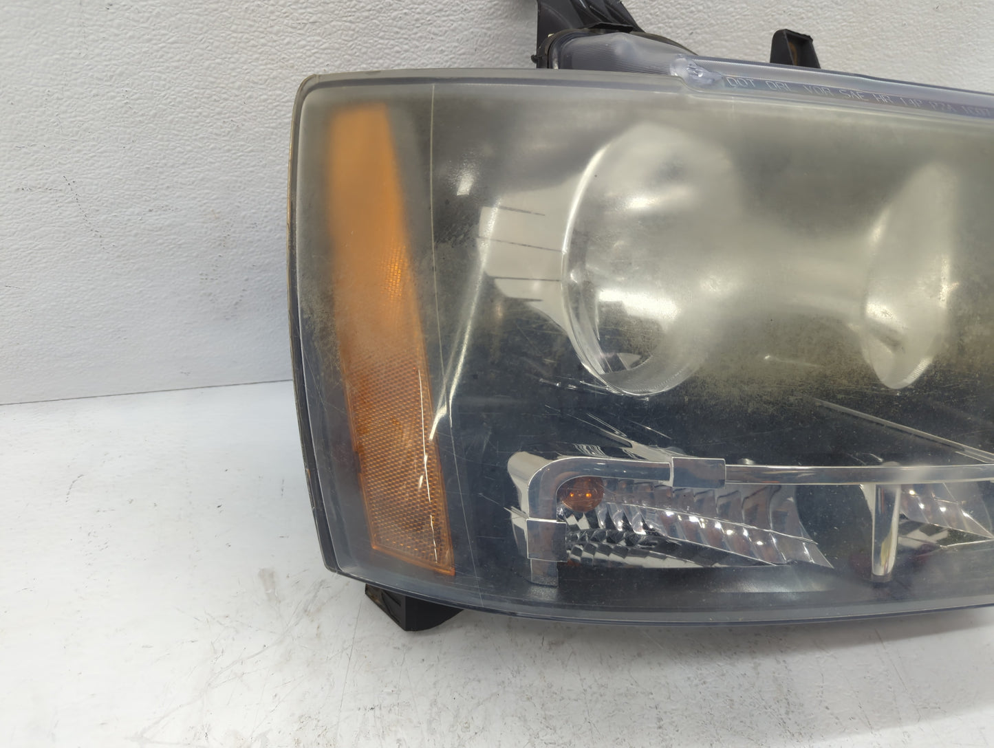 2007-2014 Chevrolet Tahoe Passenger Right Oem Head Light Headlight Lamp - Oemusedautoparts1.com