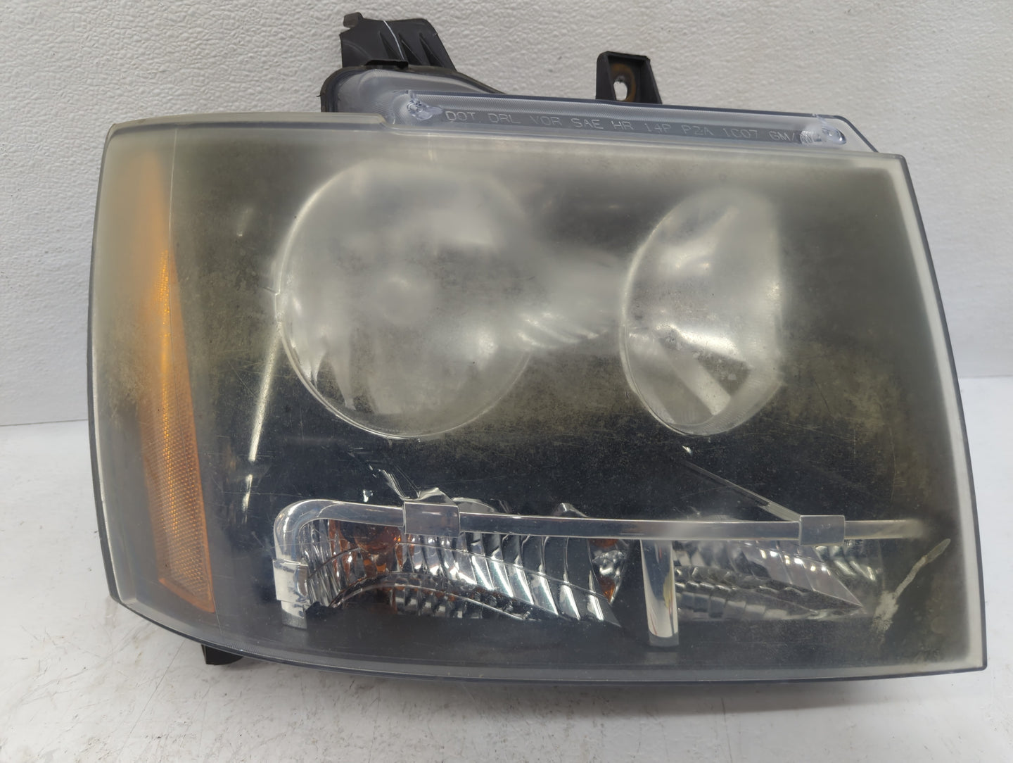 2007-2014 Chevrolet Tahoe Passenger Right Oem Head Light Headlight Lamp - Oemusedautoparts1.com