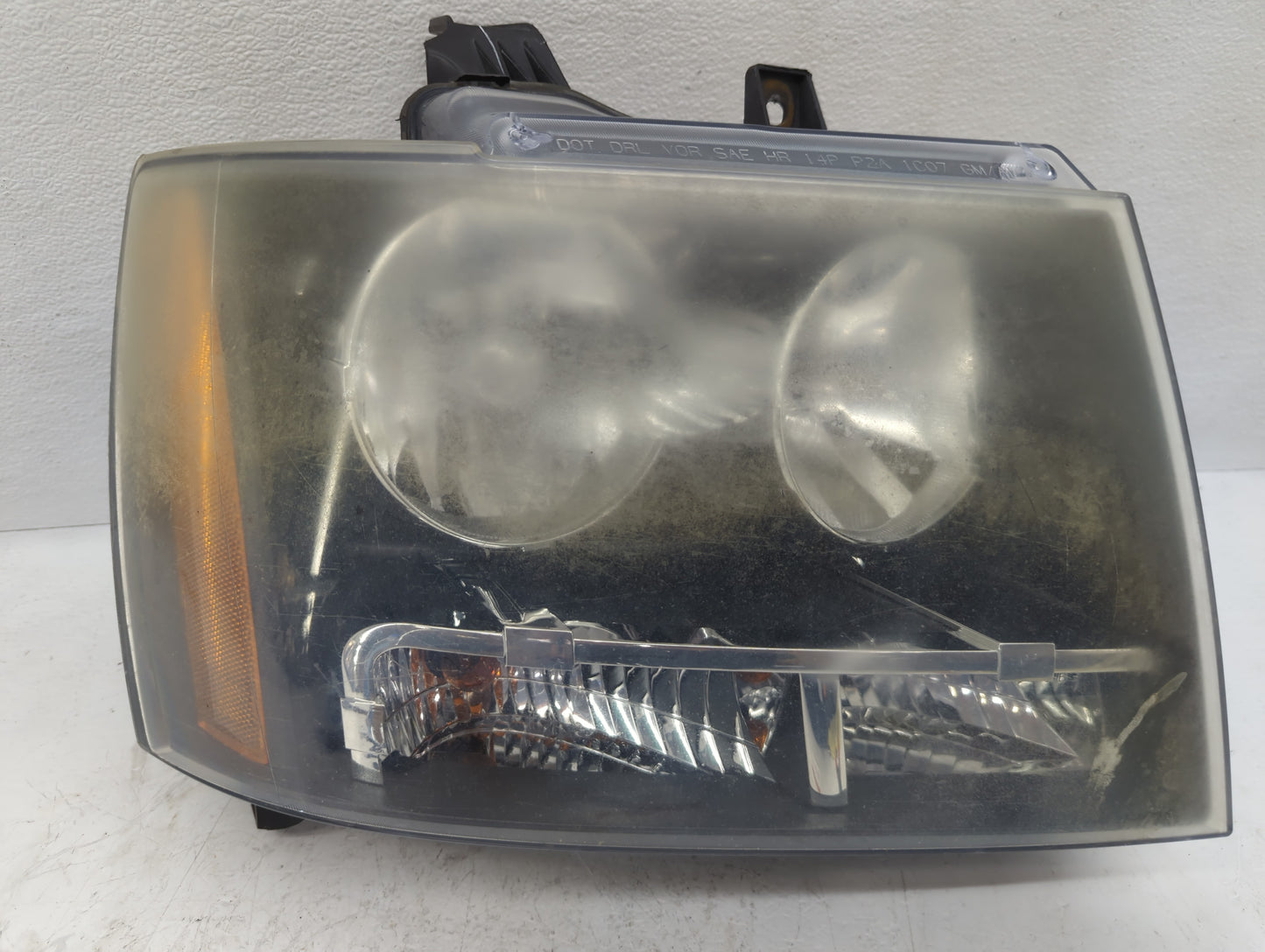 2007-2014 Chevrolet Tahoe Passenger Right Oem Head Light Headlight Lamp - Oemusedautoparts1.com