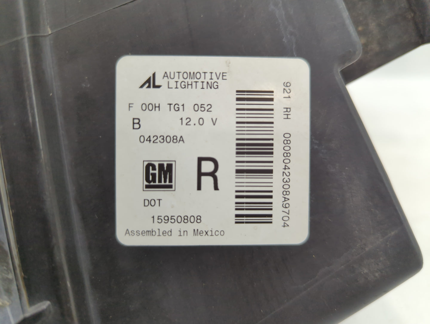 2007-2014 Chevrolet Tahoe Passenger Right Oem Head Light Headlight Lamp - Oemusedautoparts1.com