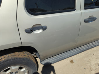compare product 2007-2014 Chevrolet Tahoe Passenger Rear Door Oem