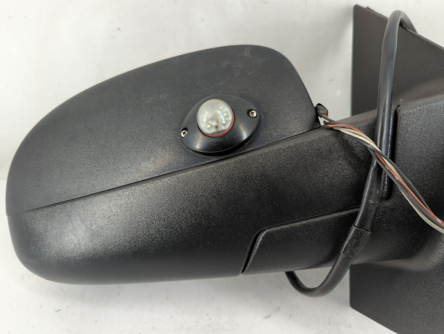 2007-2014 Chevrolet Tahoe Passenger Side View Mirror - Right Door Mirror OEM Used - Oemusedautoparts1.com