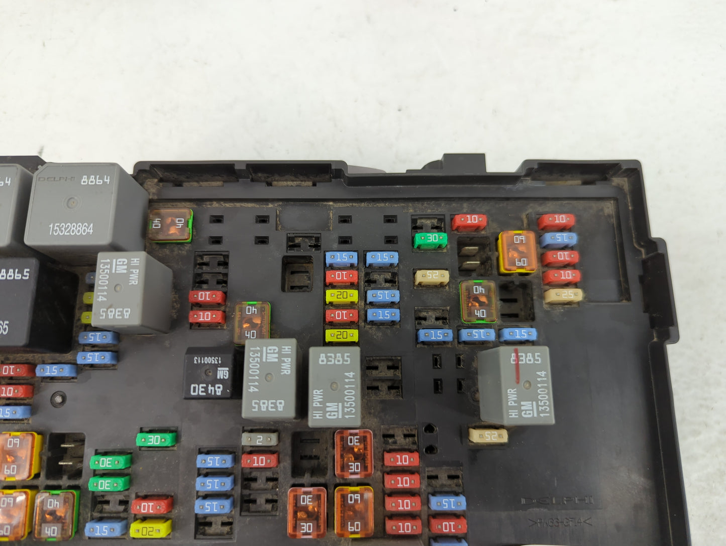 2010-2014 Chevrolet Tahoe Fusebox Fuse Box Panel Relay Module P/N:22798215 Fits Fits 2010 2011 2012 2013 2014 OEM Used Auto 