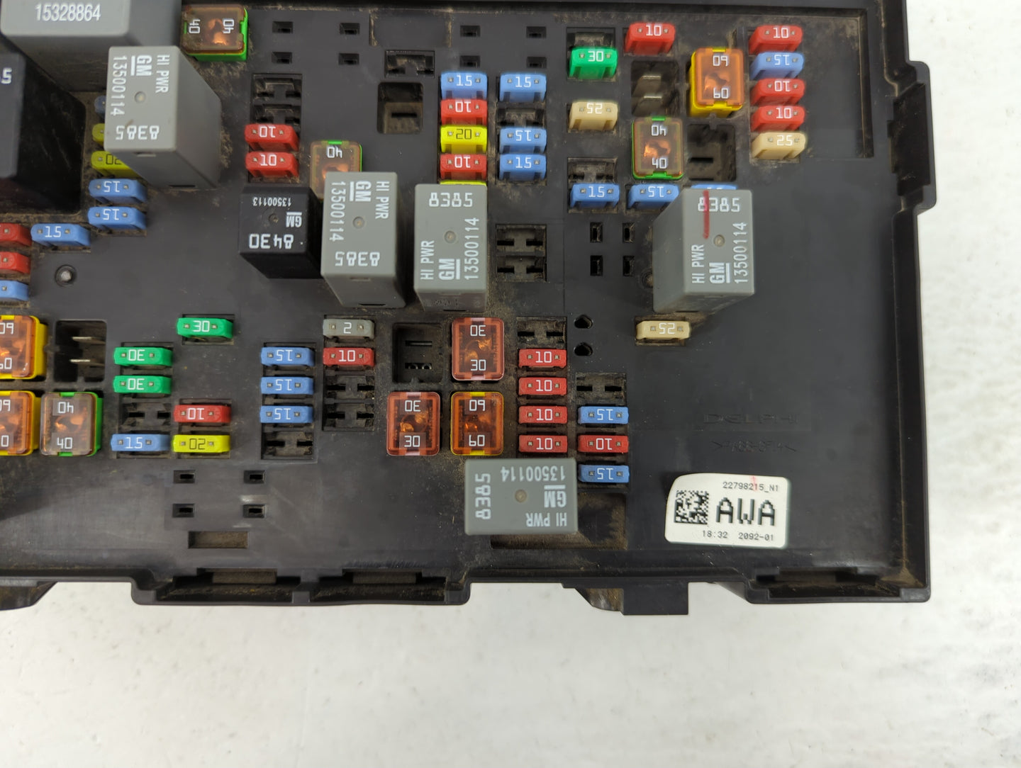 2010-2014 Chevrolet Tahoe Fusebox Fuse Box Panel Relay Module P/N:22798215 Fits Fits 2010 2011 2012 2013 2014 OEM Used Auto 