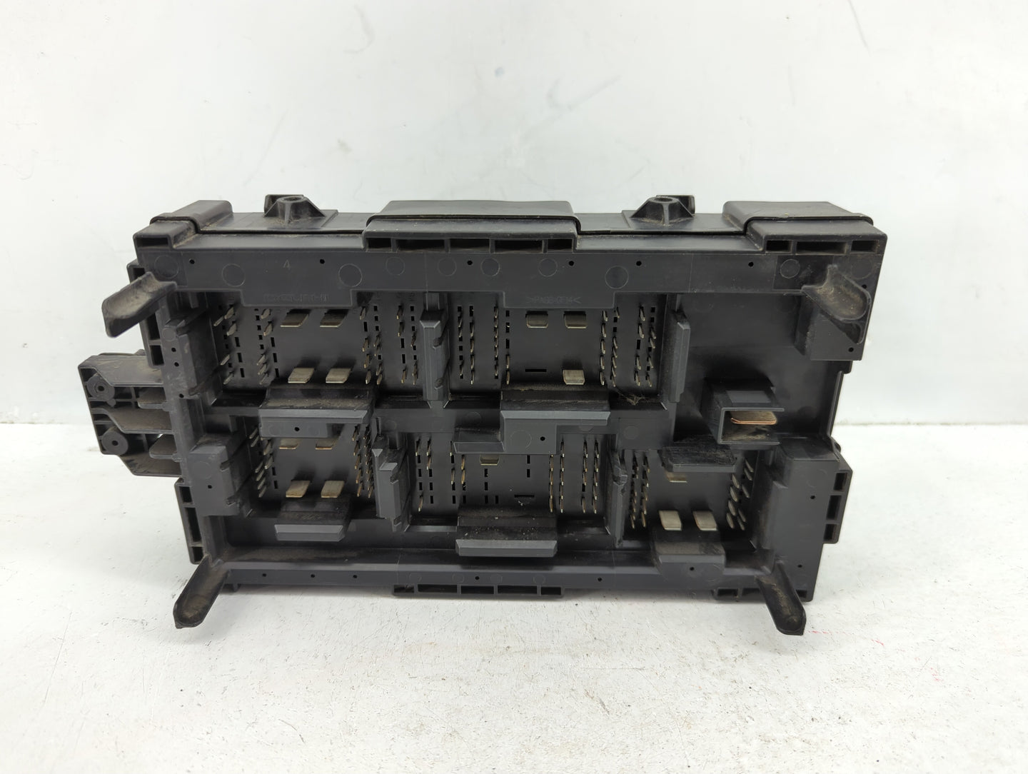 2010-2014 Chevrolet Tahoe Fusebox Fuse Box Panel Relay Module P/N:22798215 Fits Fits 2010 2011 2012 2013 2014 OEM Used Auto 