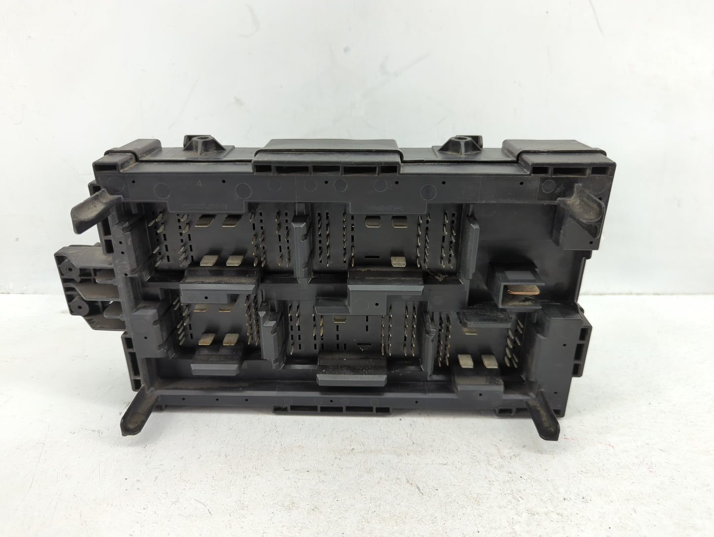 2010-2014 Chevrolet Tahoe Fusebox Fuse Box Panel Relay Module P/N:22798215 Fits Fits 2010 2011 2012 2013 2014 OEM Used Auto 