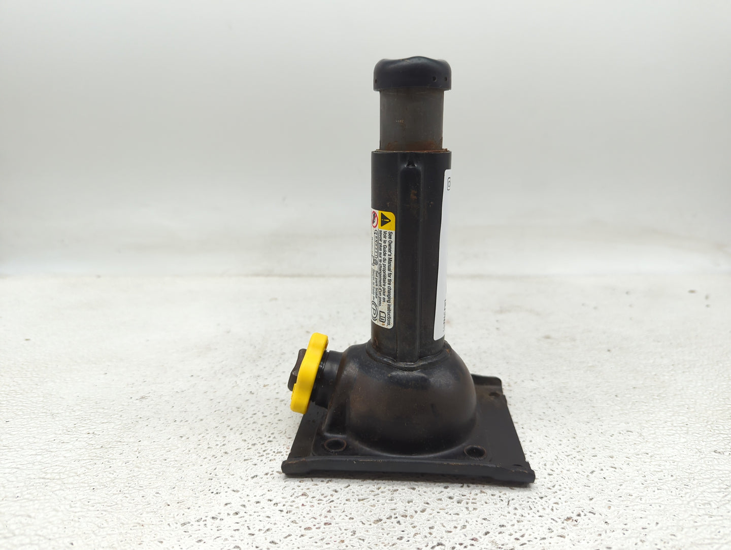 2014 Chevrolet Tahoe Spare Scissor Car Jack - Oemusedautoparts1.com