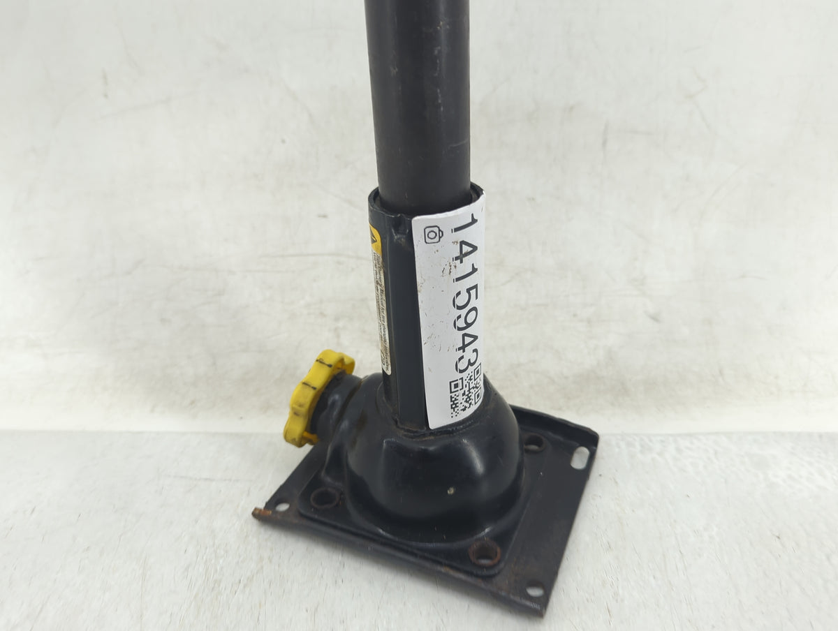 2014 Chevrolet Tahoe Spare Scissor Car Jack 1415943 - Oemusedautoparts1.com