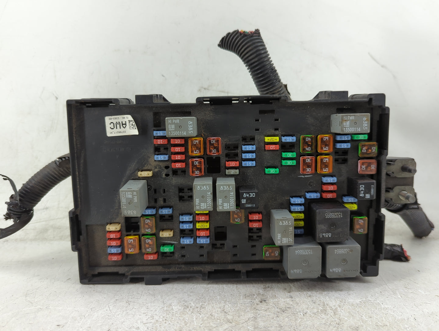 2010-2014 Chevrolet Tahoe Fusebox Fuse Box Panel Relay Module P/N:22798217 N1 Fits Fits 2010 2011 2012 2013 2014 OEM Used Au