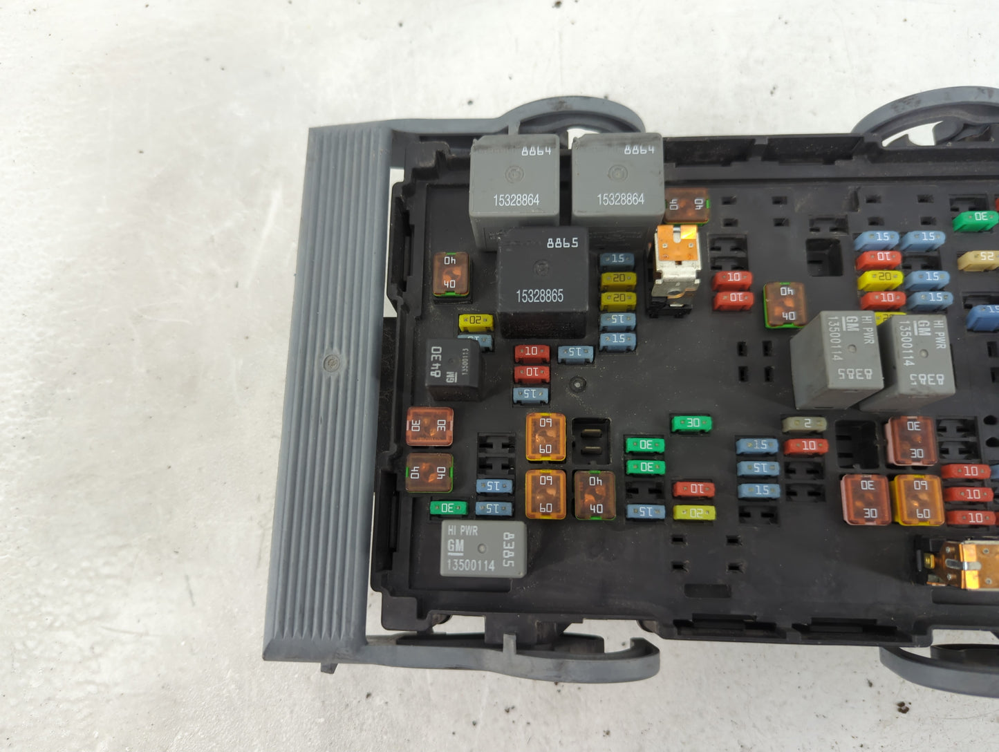 2010-2014 Chevrolet Tahoe Fusebox Fuse Box Panel Relay Module P/N:22798217 01 25905681-03 Fits Fits 2010 2011 2012 2013 2014