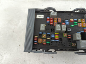 2010-2014 Chevrolet Tahoe Fusebox Fuse Box Panel Relay Module P/N:22798217 Fits Fits 2010 2011 2012 2013 2014 OEM Used Auto Parts