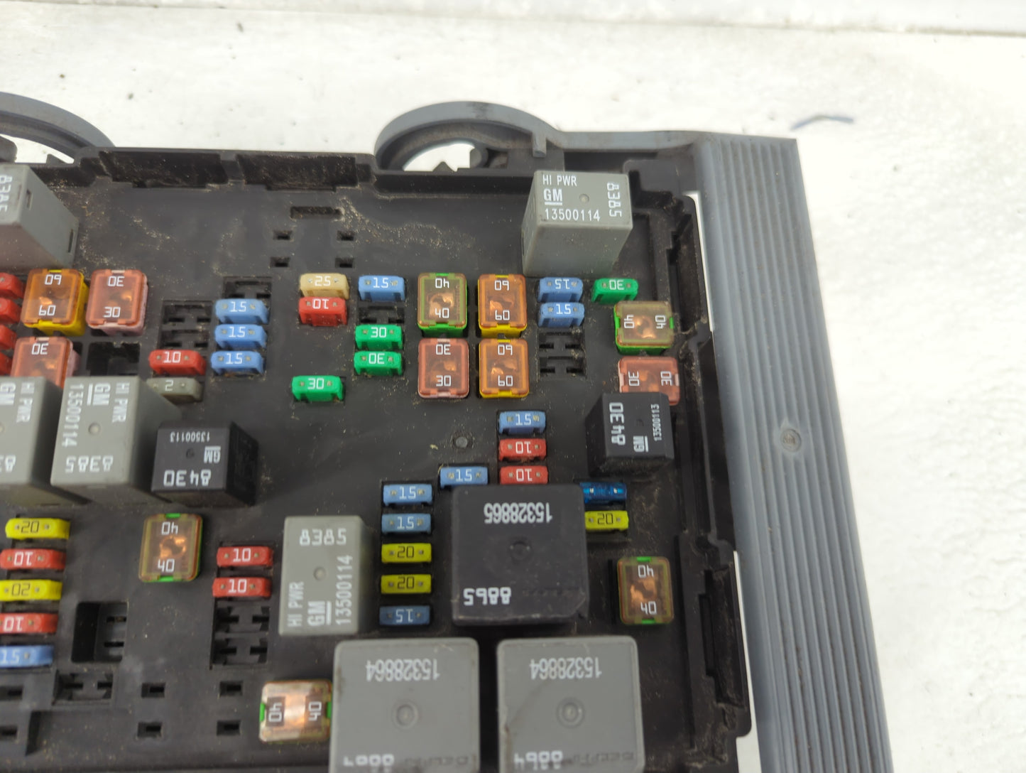2010-2014 Chevrolet Tahoe Fusebox Fuse Box Panel Relay Module P/N:22798217 Fits Fits 2010 2011 2012 2013 2014 OEM Used Auto 
