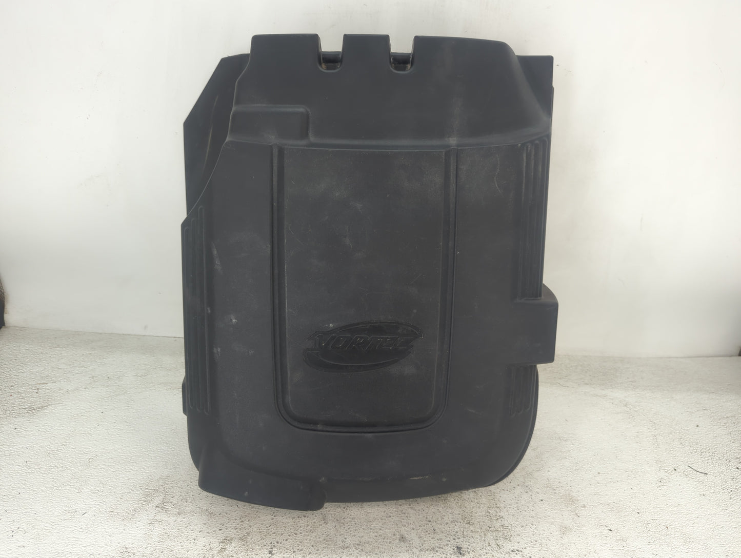2014 Chevrolet Tahoe Engine Cover - Oemusedautoparts1.com