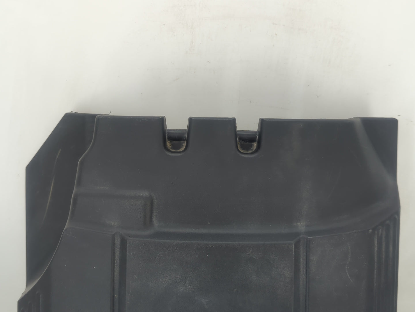2014 Chevrolet Tahoe Engine Cover - Oemusedautoparts1.com