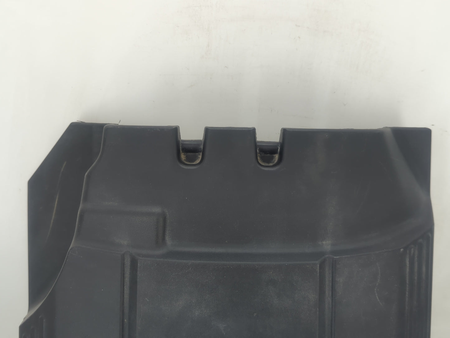 2014 Chevrolet Tahoe Engine Cover - Oemusedautoparts1.com