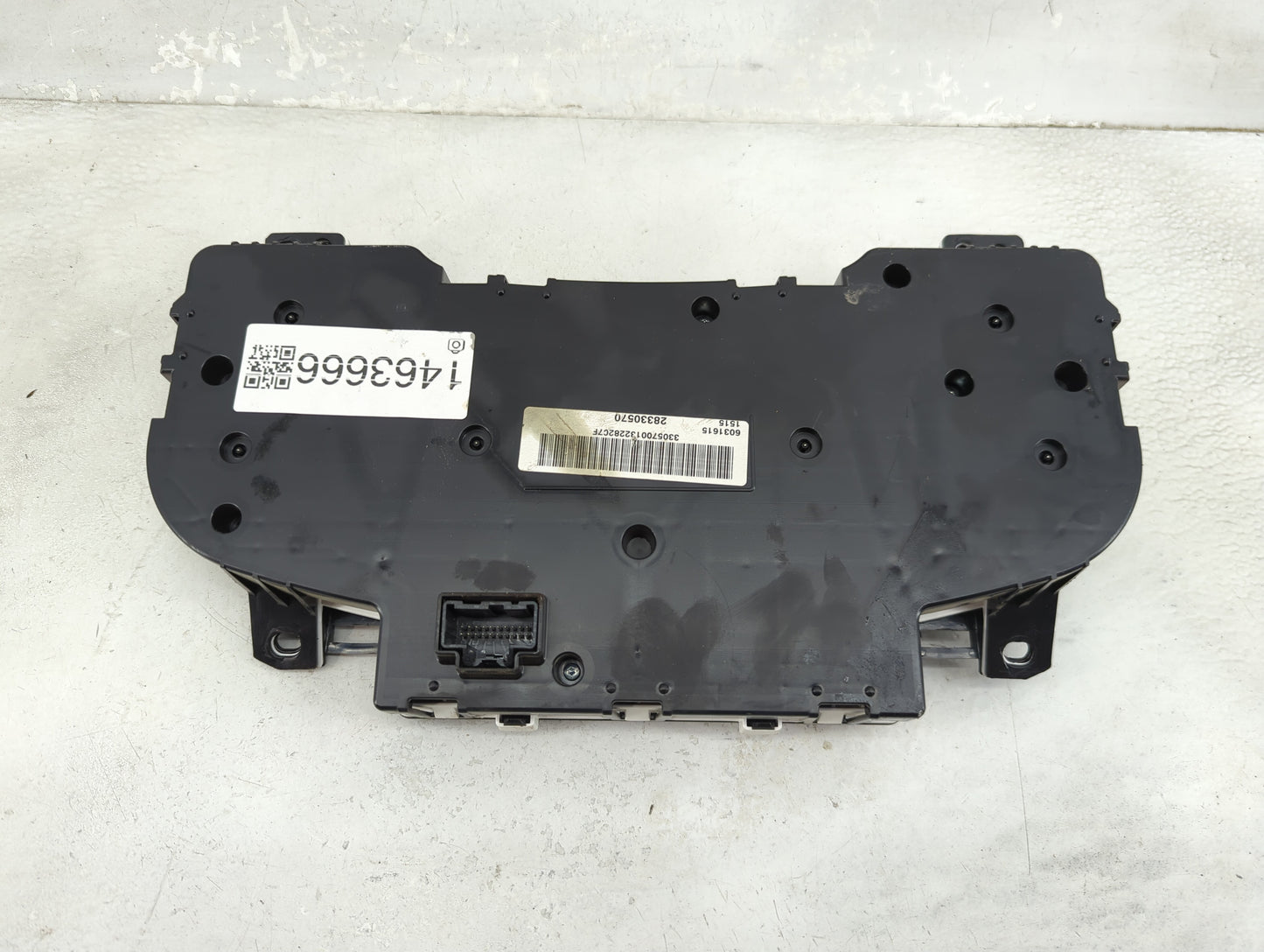 2009-2014 Chevrolet Tahoe Instrument Cluster Speedometer Gauges P/N:22838411 28330570 Miles:188K Fits OEM Used Auto Parts - 