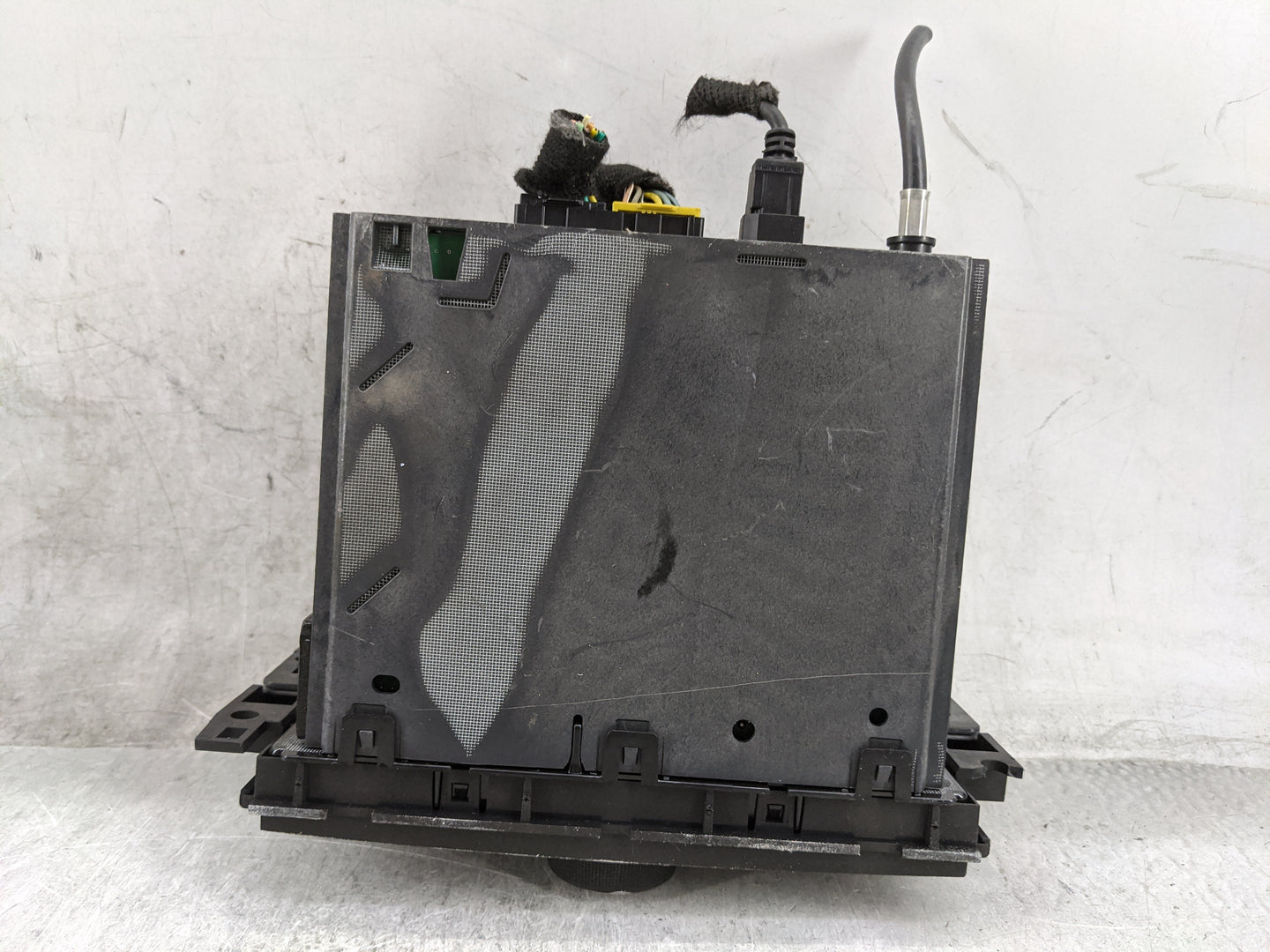 2007-2014 Chevrolet Tahoe Radio AM FM Cd Player Receiver Replacement P/N:20934593 28256335 Fits OEM Used Auto Parts - Oemuse