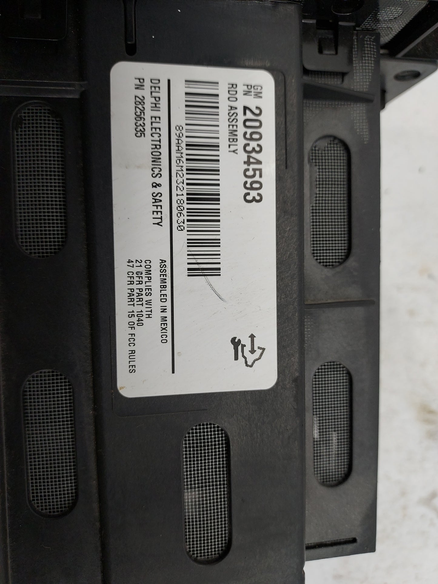 2010-2014 Chevrolet Tahoe Radio AM FM Cd Player Receiver Replacement P/N:20934593 28256335 Fits OEM Used Auto Parts - Oemuse