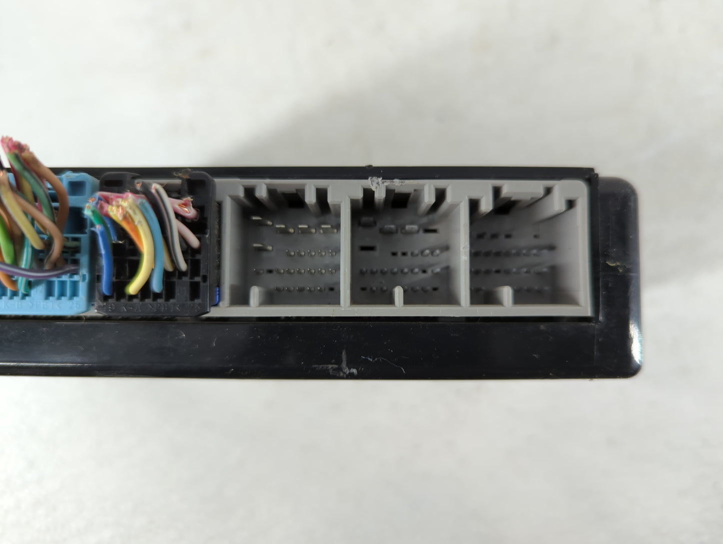 2012-2014 Chevrolet Tahoe Body Control Module Bcm Inner Cabin Fuse Box - Oemusedautoparts1.com