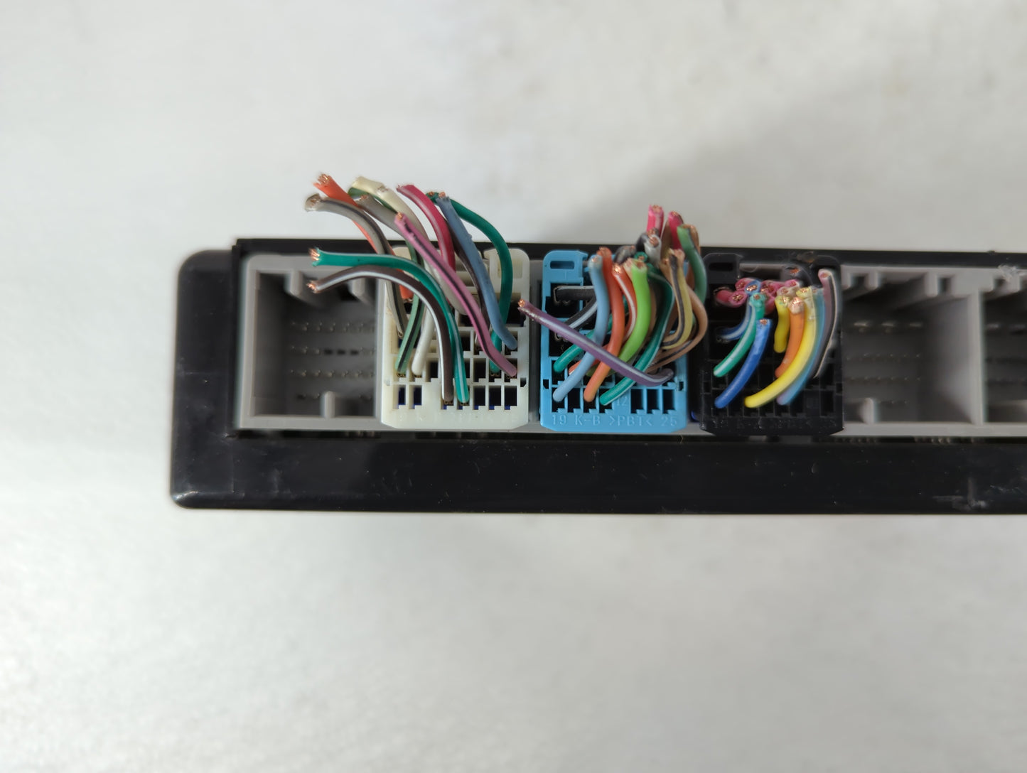 2012-2014 Chevrolet Tahoe Body Control Module Bcm Inner Cabin Fuse Box - Oemusedautoparts1.com