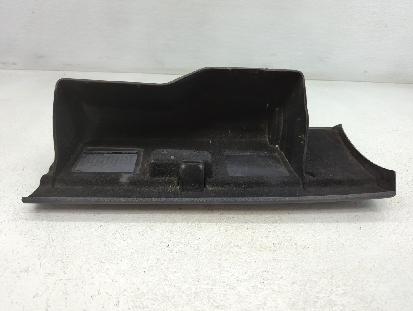 2014 Chevrolet Tahoe Passenger Glove Box Door Storage Compartment Ebony - Oemusedautoparts1.com