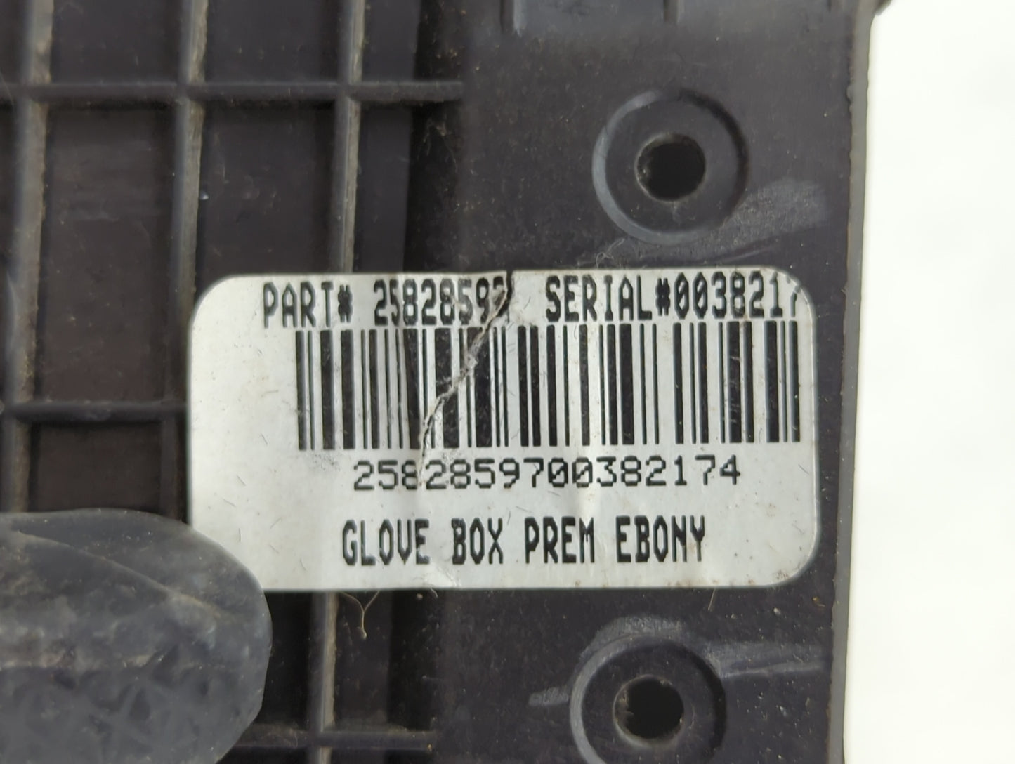 2014 Chevrolet Tahoe Passenger Glove Box Door Storage Compartment Ebony - Oemusedautoparts1.com
