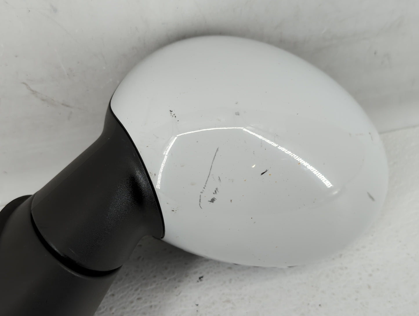 2014 Chevrolet Townsman Driver Side View Mirror - Left Door Mirror OEM Used - Oemusedautoparts1.com