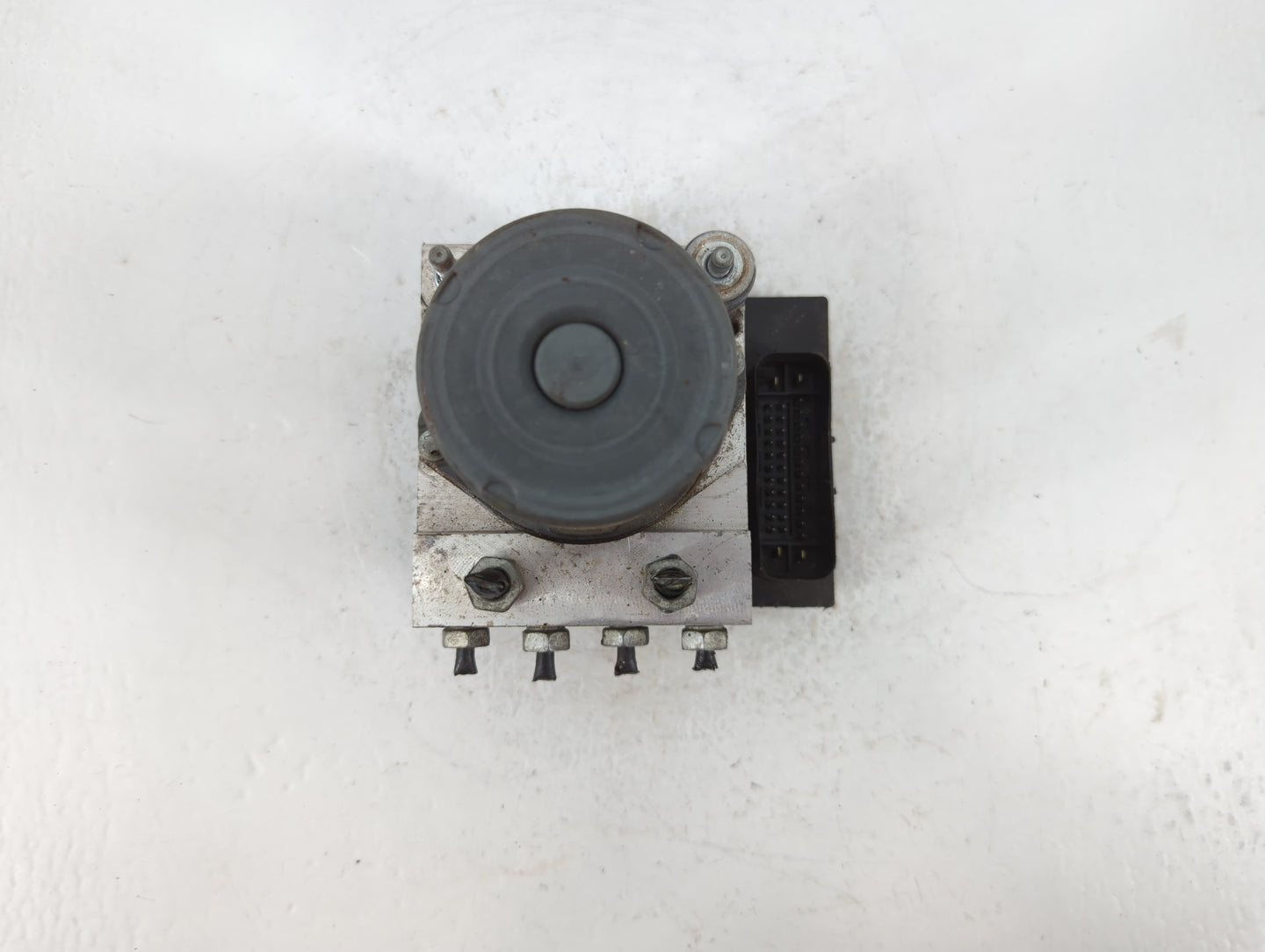 2017 Chevrolet Traverse ABS Pump Control Module Replacement P/N:22893247 Fits Fits 2012 2013 2014 2015 2016 OEM Used Auto Pa
