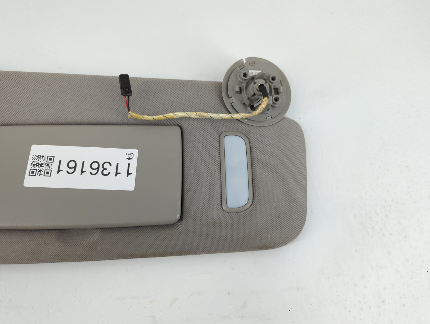 2014 Chevrolet Traverse Sun Visor Shade Replacement Passenger Right Mirror Fits OEM Used Auto Parts - Oemusedautoparts1.com