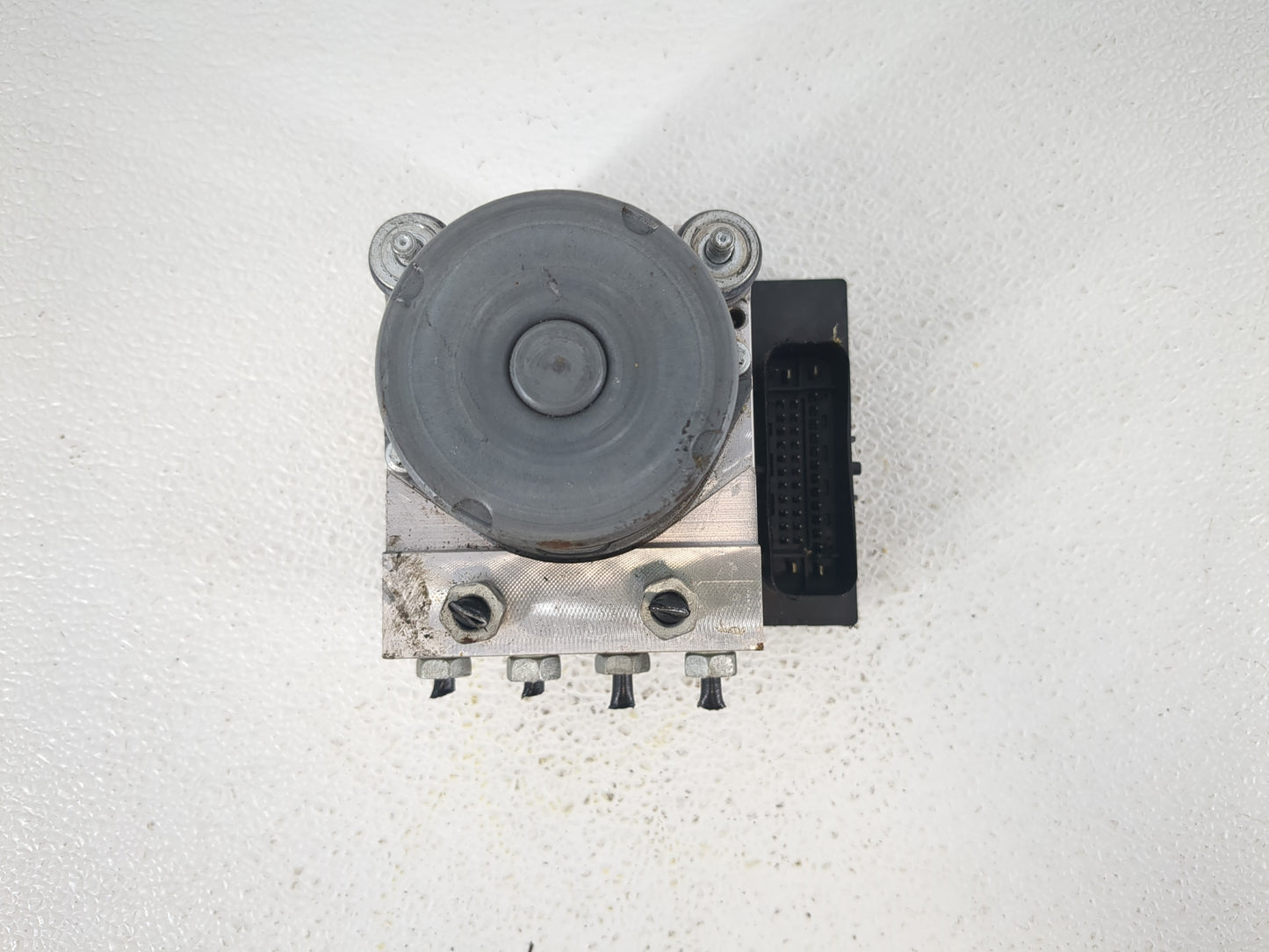 2017 Chevrolet Traverse ABS Pump Control Module Replacement P/N:3247U Fits Fits 2012 2013 2014 2015 2016 OEM Used Auto Parts