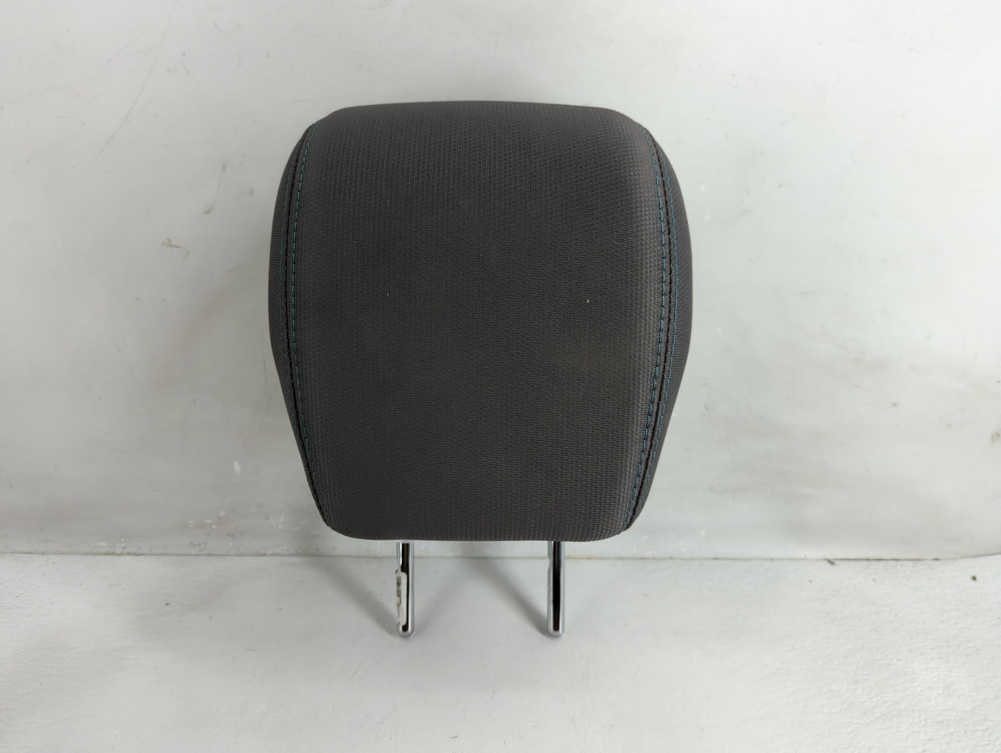 2014 Chevrolet Traverse Headrest Head Rest Rear Seat Fits OEM Used Auto Parts - Oemusedautoparts1.com