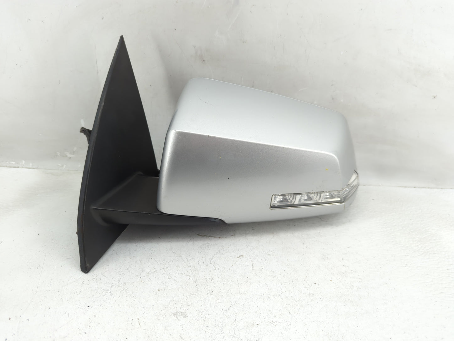 2015-2017 Chevrolet Traverse Driver Side View Mirror - Left Door Mirror OEM Used - Oemusedautoparts1.com