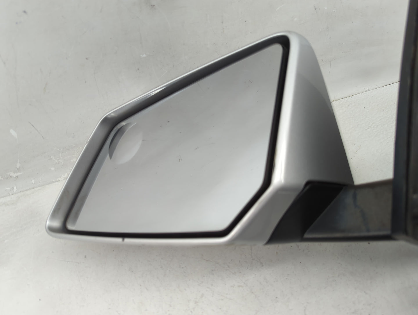 2015-2017 Chevrolet Traverse Driver Side View Mirror - Left Door Mirror OEM Used - Oemusedautoparts1.com