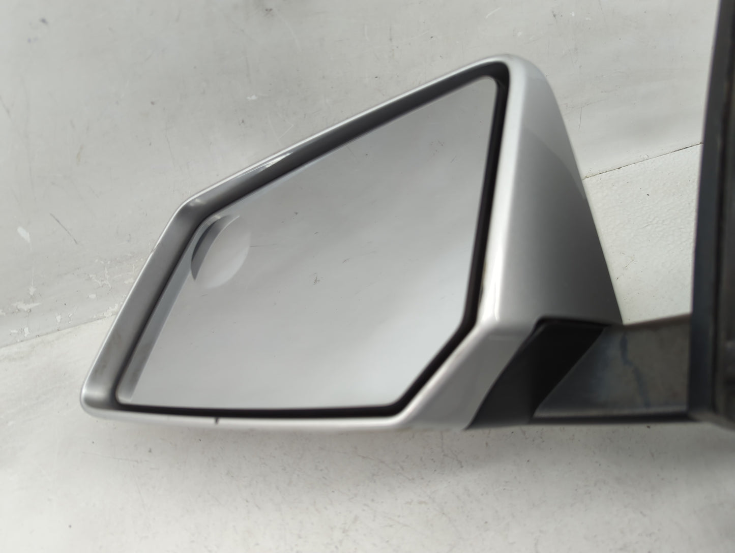 2015-2017 Chevrolet Traverse Driver Side View Mirror - Left Door Mirror OEM Used - Oemusedautoparts1.com