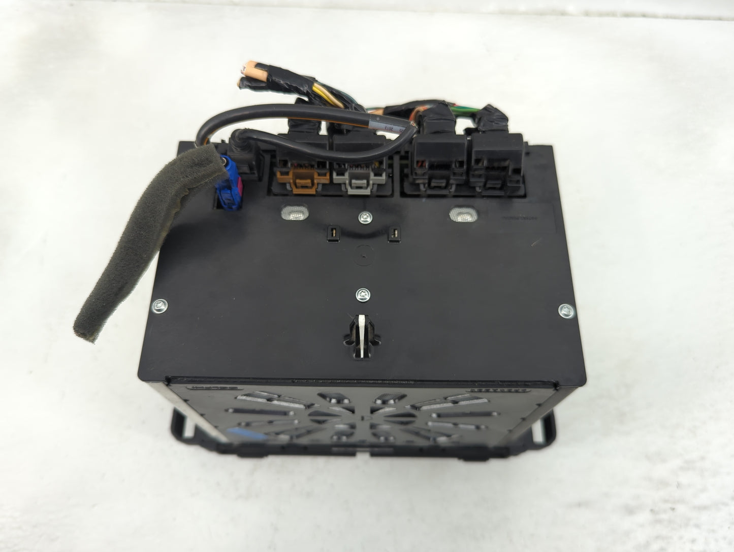 2013-2014 Chevrolet Traverse Radio AM FM Cd Player Receiver Replacement P/N:23441398 Fits Fits 2013 2014 OEM Used Auto Parts