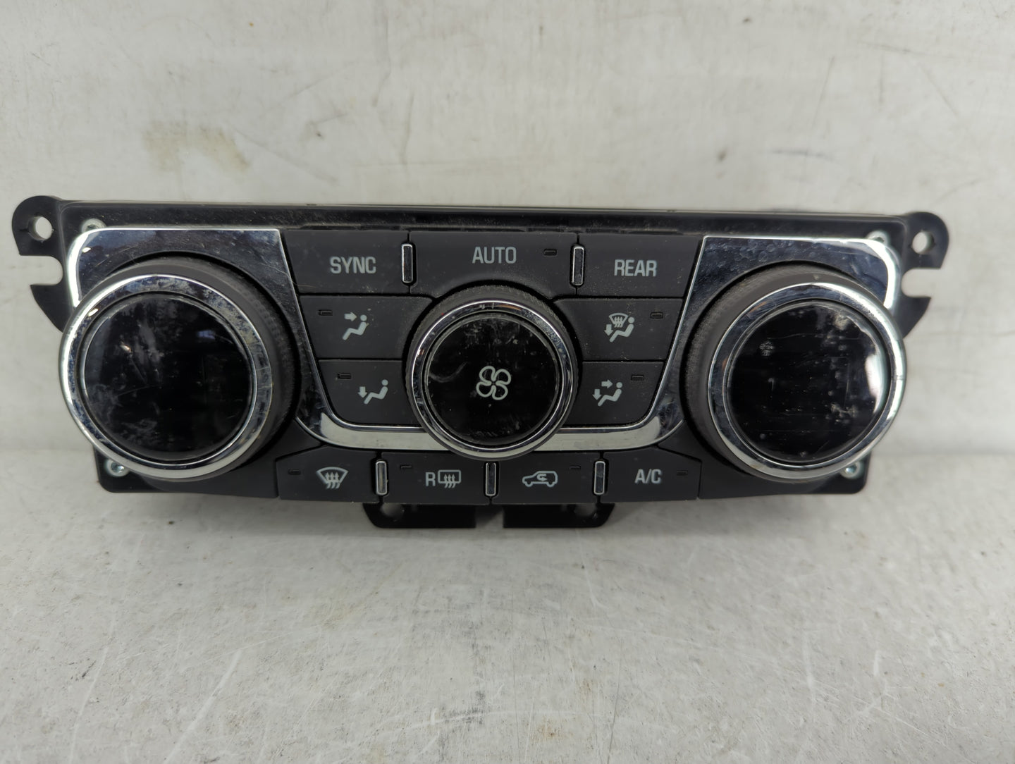 2009-2017 Chevrolet Traverse Climate Control Module Temperature AC/Heater Replacement P/N:147589501 23140660 Fits OEM Used A