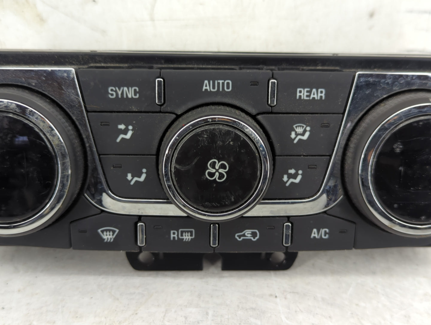 2009-2017 Chevrolet Traverse Climate Control Module Temperature AC/Heater Replacement P/N:147589501 23140660 Fits OEM Used A