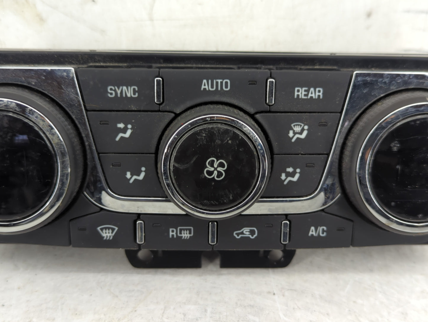 2009-2017 Chevrolet Traverse Climate Control Module Temperature AC/Heater Replacement P/N:147589501 23140660 Fits OEM Used A