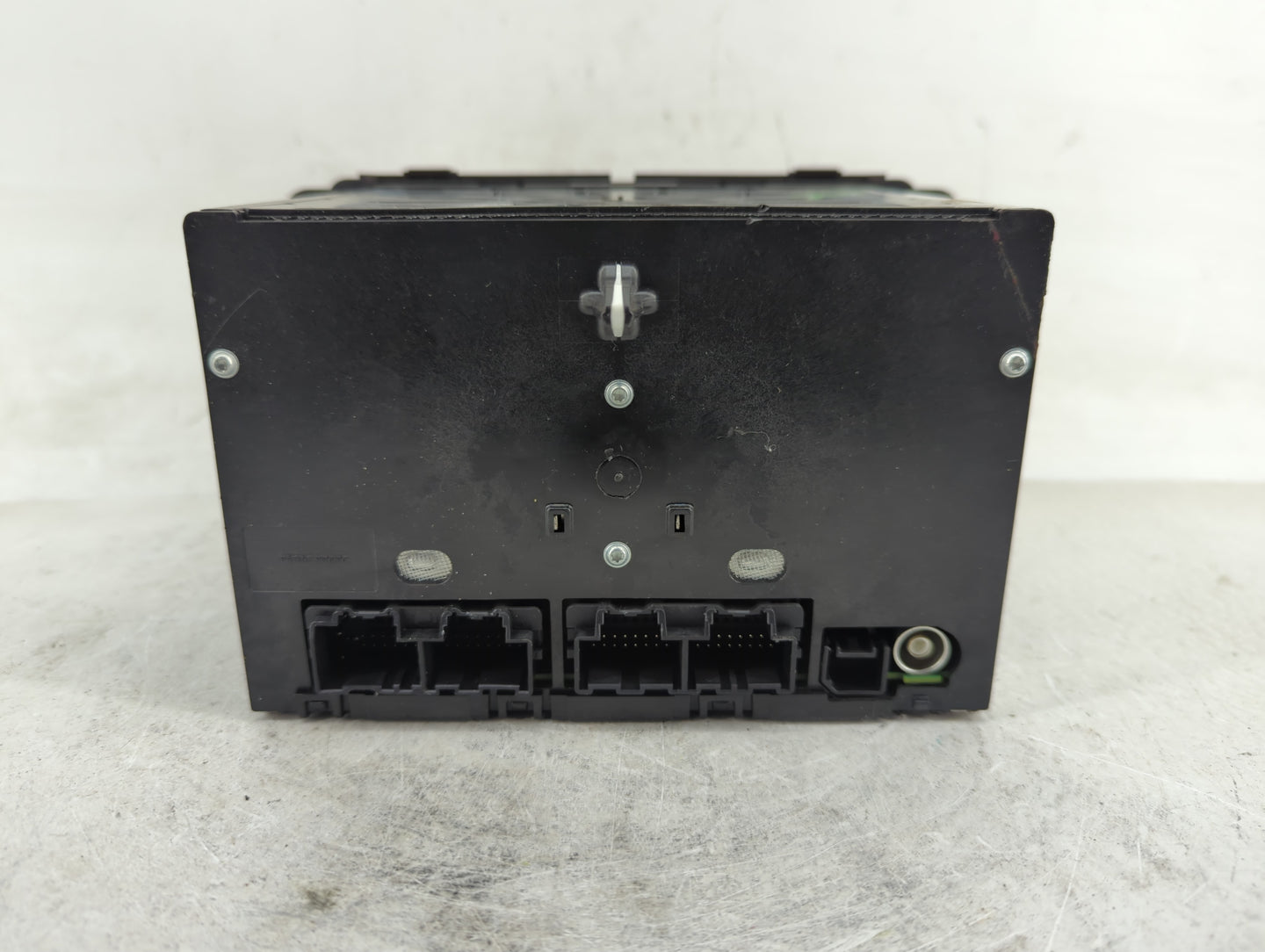 2013-2014 Chevrolet Traverse Radio AM FM Cd Player Receiver Replacement P/N:23441391 Fits Fits 2013 2014 OEM Used Auto Parts